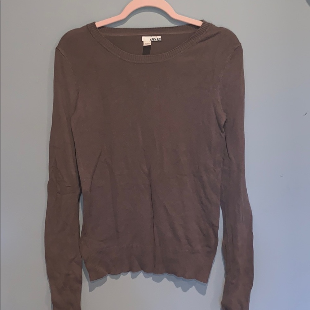 Brown Long Sleeve Light Sweater